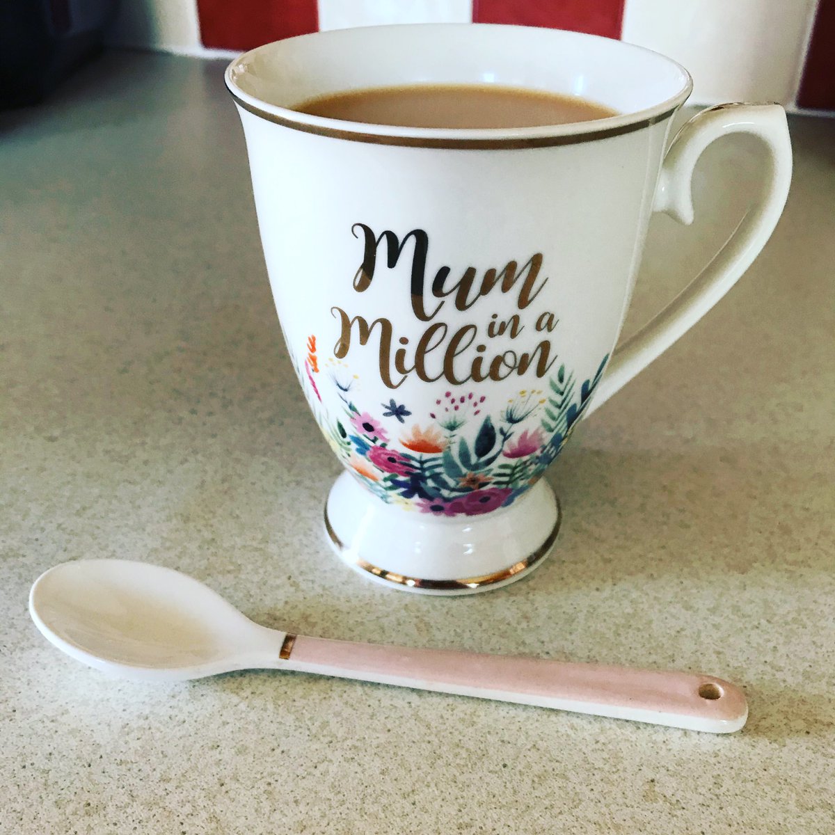 melbayliss36's tweet photo. Missing my girls a lot today 💞 #daughter #BestFriends #redbushtea https://t.co/WoWgmE7b27