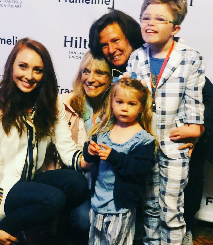 AmyStrength01's tweet photo. Happy faces ๐
That cute little girl, I suppose, might be from audience ๐
#MBFHBB
#McSam
#DancingQueen @KaylaRadomski4
#WillexFan
#FabFreddie
#GeniusDirector @nicoleconn
Movie available on WolfeVideo (DVD/Streaming)
PS - I don't own this and don't claim any right over it https://t.co/n3BNm3Beys