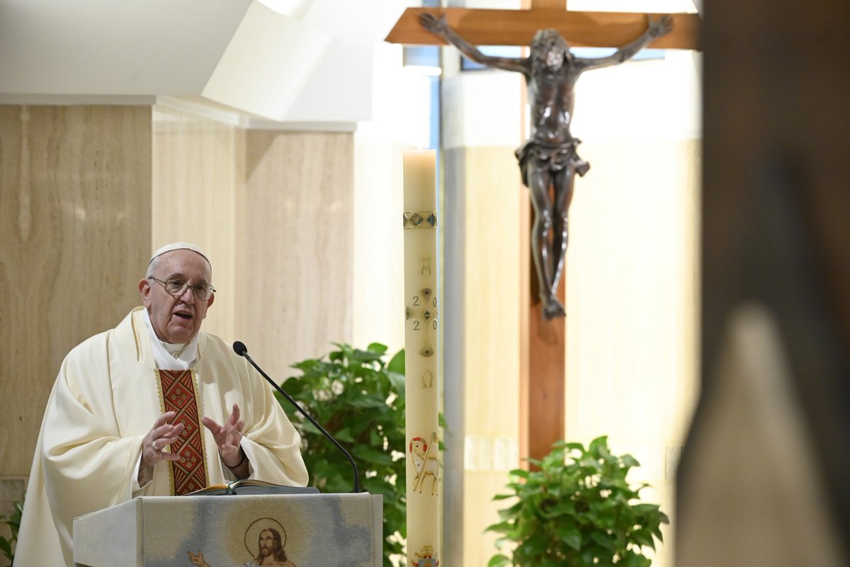 EWTNVatican's tweet photo. 📸 April 21 | #PopeFrancis during the Casa #SantaMarta Mass: "To be born from above is to be born with the strength of the Holy Spirit. We cannot take the Holy Spirit for ourselves, but we can only allow Him to transform us."

PC: #Vatican Media https://t.co/zpejbI0kcL