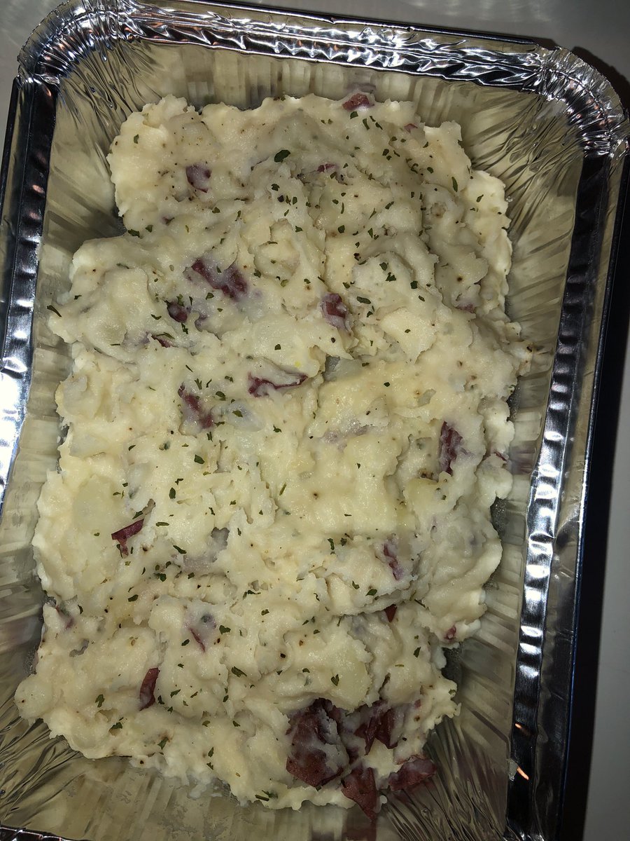 iamfeatkinson's tweet photo. Anniversary dinner I made for my friends yesterday! I was rushing to deliver it and didnβt use my ring light for the group pic but hey! They said it was βBUSSINβ π #CookingwithFe #iCater #iCook #iLoveit https://t.co/gAqJOxJ5xZ