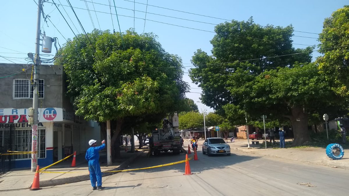 Electricaribe Somos Todos On Twitter Cesar L Seguimos Realizando Mantenimiento Preventivo Sobre Las Redes Sin Suspender El Servicio De Energia En Los Circuitos Valledupar 4 Y 6 Nuestros Operarios Se Encuentran En