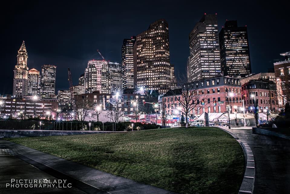 ThePicture_Lady's tweet photo. A winter night in Boston.

#Travel #BostonAtNight #QuincyMarket #LifeOnLifesTerms #PictureLady #PictureLadyPhotography #ArizonaPhotographer PeoriaPhotographer #FamilyPhotopher #SeniorPortraits https://t.co/GCvzrm55eI