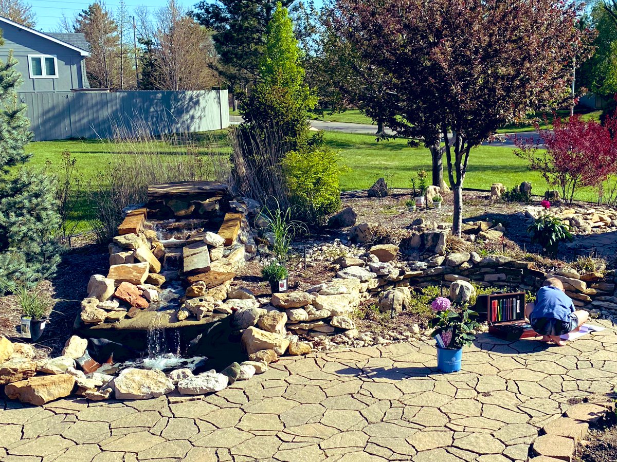 My Seltzer Spartan is creating art in the garden this morning. Be watching for the Specials newsletter in Thursday’s parentlink for more great ideas by our specials teachers!!  #wpsproud <a href="/Seltzer259/">Seltzer Elementary</a>