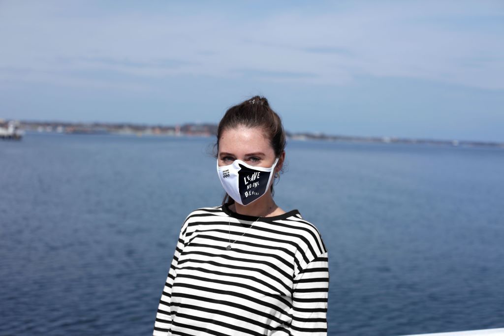 hamburg_de's tweet photo. Ab dem 27. April gibt es in Hamburg beim Einkauf oder im ÖPNV eine Maskenpflicht. Ihr näht und verkauft Masken? Schreibt eine Mail mit vollständigen Kontaktdaten an: branchenbuch@team.hamburg.de Wir bereiten eine Übersicht der Shops auf, die Masken verkaufen.
Bild: Goldeimer https://t.co/N1dllozs6i