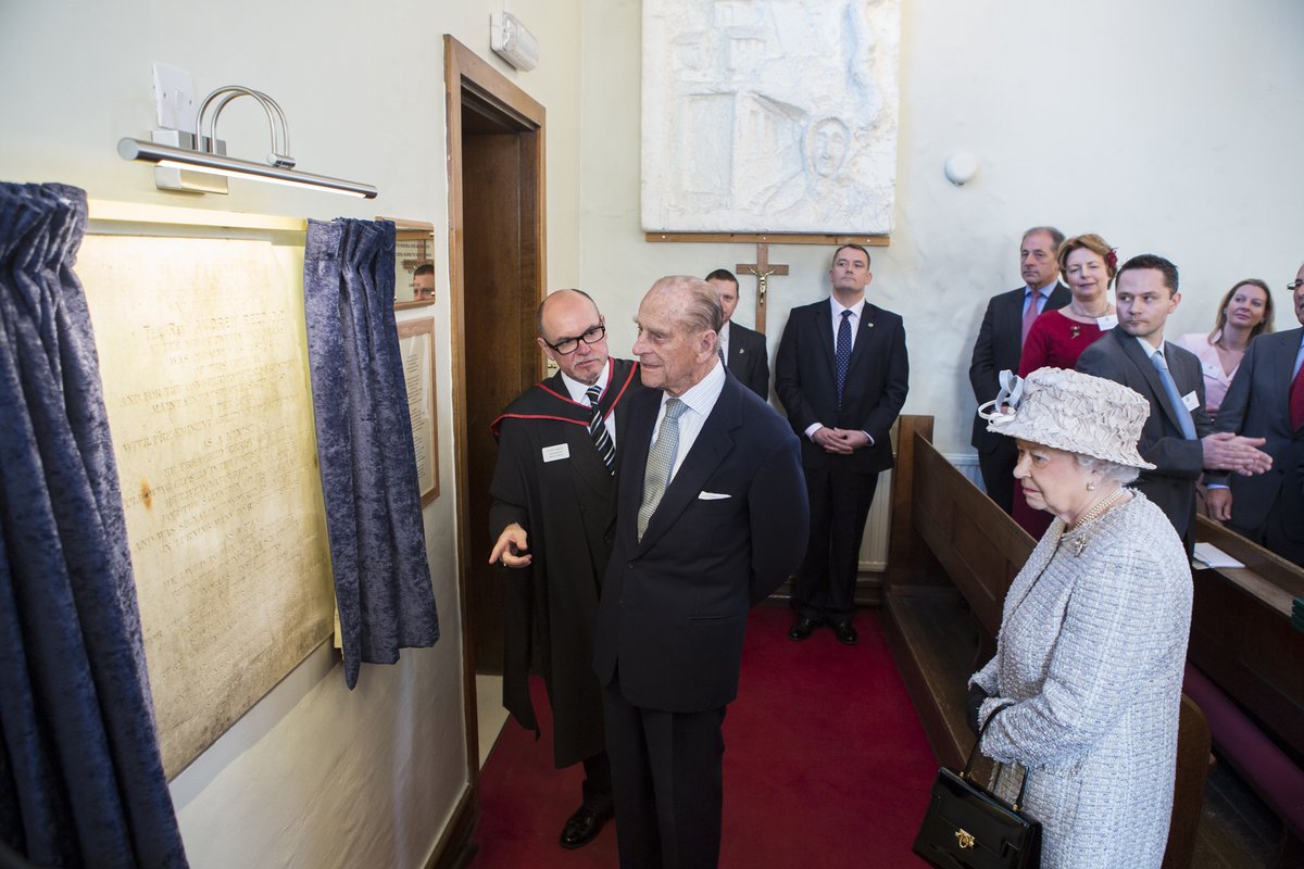 ReedsSchool's tweet photo. Wishing our Patron HM The Queen a very happy 94th Birthday today. Wishing her good health and much happiness! Lovely memories of her visit with the Duke of Edinburgh to Reed's in 2014 - our Bicentenary year. #happymemories #hmthequeen #happybirthday @RoyalFamily https://t.co/9vBHRskO1J