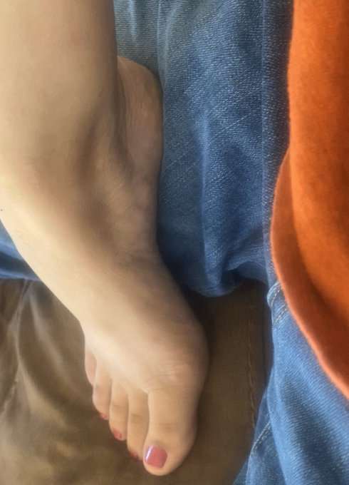 Starting shit...😈 https://t.co/xsVB3KM9CD