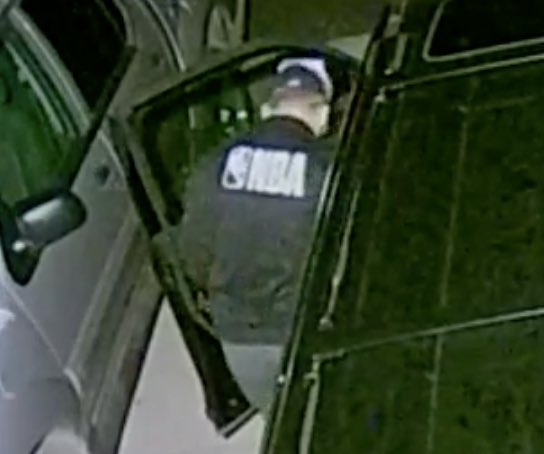 SheriffClayCo's tweet photo. Help us identity these thieves! 📸 
These photos are from April 4th in the area of NE 132nd &amp; N Virginia.

If you recognize them contact detectives at 816-407-3726. https://t.co/ILqZhZXdkE