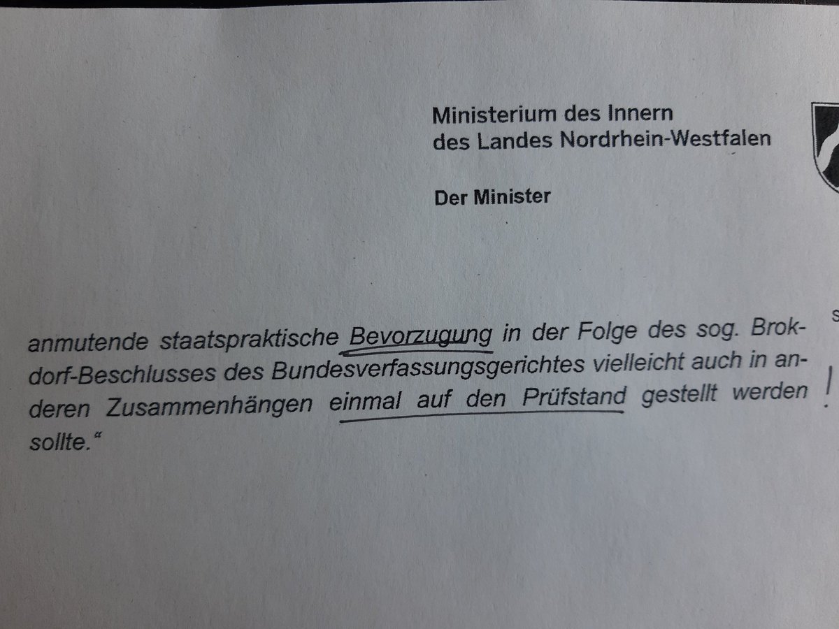 Der Verfassungs(!!!)- und Innenminister @hreul sieht keinen Grund für Versammlungen während #Coron…