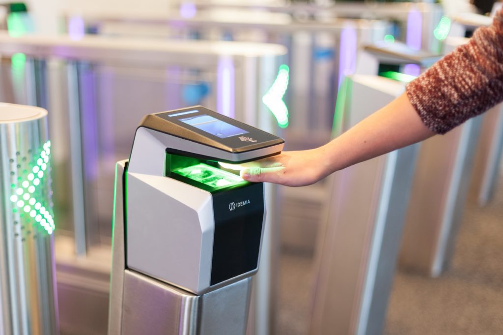 FindBiometrics's tweet photo. #ContactlessBiometric access solution by @IdemiaGroup used in Brazil to help combat spread of #COVID19
#biometric #BiometricSensors #FingerprintBiometrics #BiometricAccessControl #MorphoWave #FingerprintSensors #coronavirus #pandemic #Brazil
https://t.co/UBMkWTTQVm https://t.co/f6Gf8qOVOH