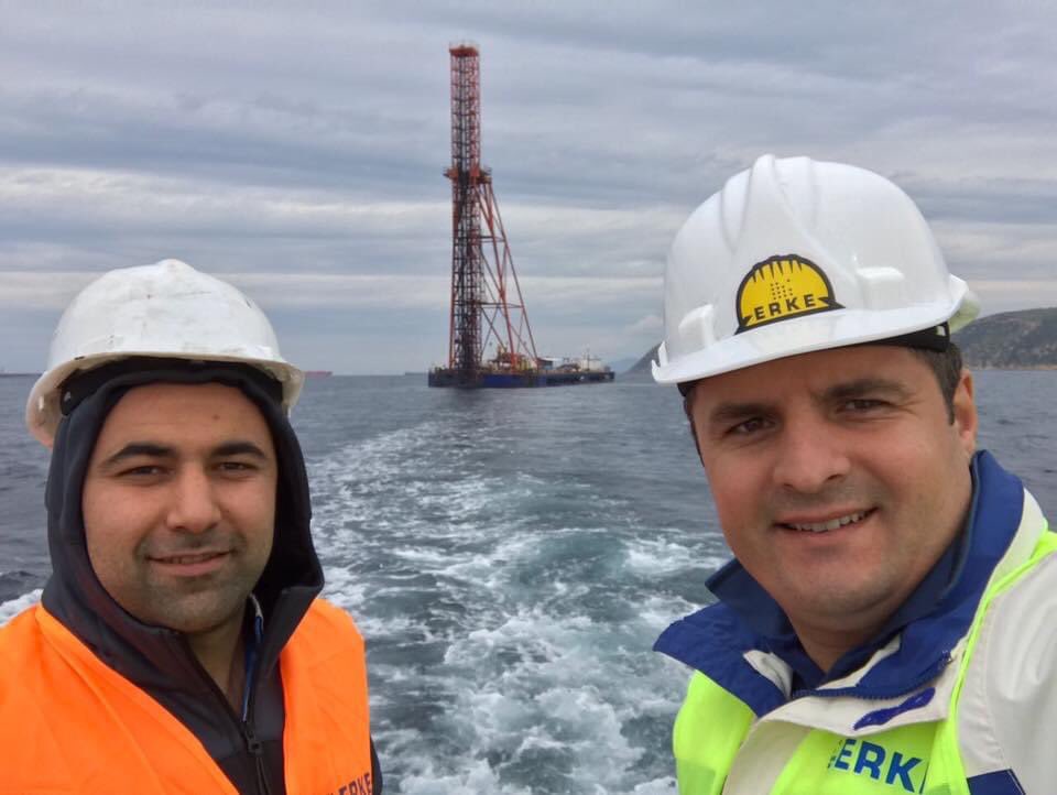 ErkeGroup's tweet photo. Türkiye'nin EN Büyük Dizel Çekici olan #SEMW D-128 #AYSON firmasına #ERKE Teknik ekibince teslim edilmiştir.Türkiye'ye hayırlı olsun.#dizelçekiç #dieselhammer
#ErkeGroup #ErkeServis
#i̇şintemelindebizvarız https://t.co/nl9JPzKlli