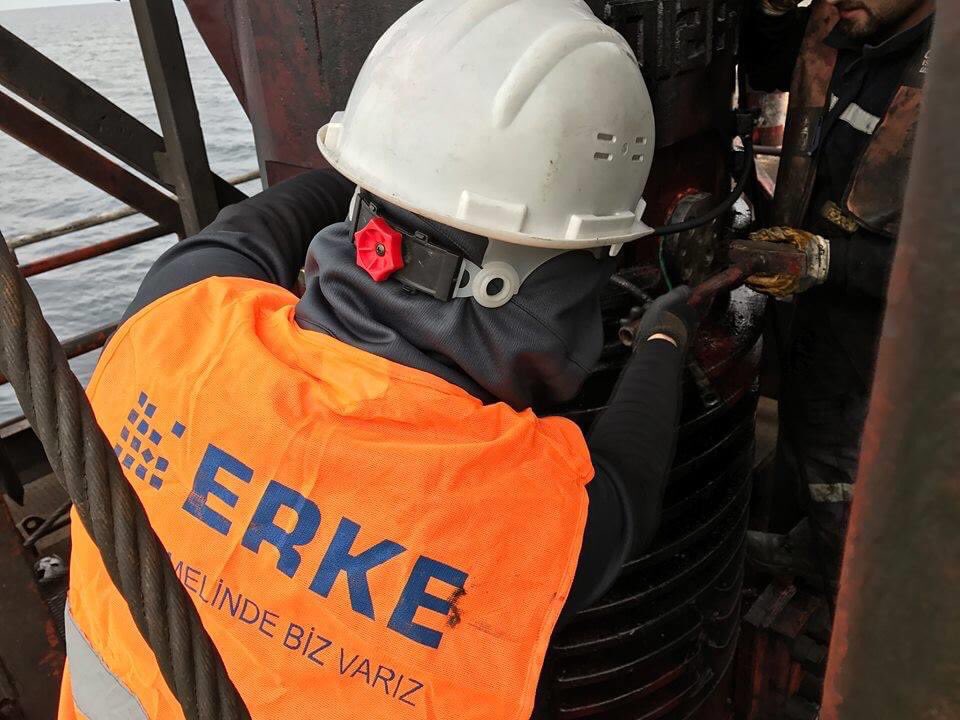 ErkeGroup's tweet photo. Türkiye'nin EN Büyük Dizel Çekici olan #SEMW D-128 #AYSON firmasına #ERKE Teknik ekibince teslim edilmiştir.Türkiye'ye hayırlı olsun.#dizelçekiç #dieselhammer
#ErkeGroup #ErkeServis
#i̇şintemelindebizvarız https://t.co/nl9JPzKlli