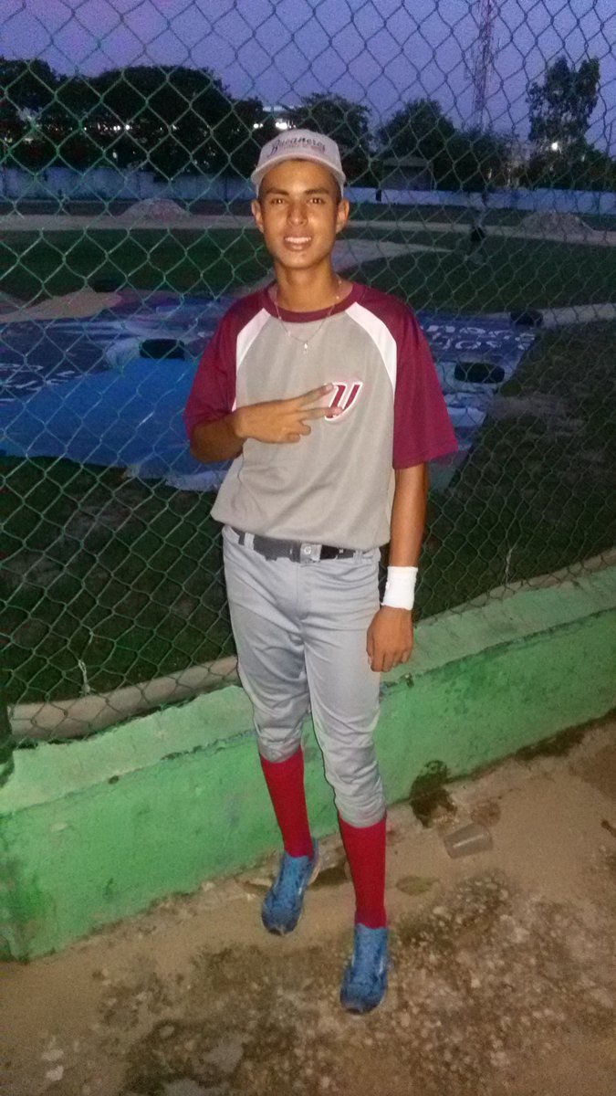 cesar_yantil's tweet photo. @wpolidor19 Hola Wilfredo un abrazo hermano que cuentas acuérdate del chamo mío, yo vivo en Guatire si tienes algún contacto por favor te lo agradezco. https://t.co/A4DvaJLoyL