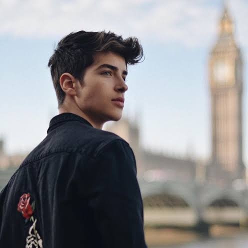 "When you've been alone for as long as I have...you grow up pretty fast..."
◽descriptive 
◽ships w chem
◽multi-ship
◽non-lewd/lewd

Looking for a new family or just a place to belong...