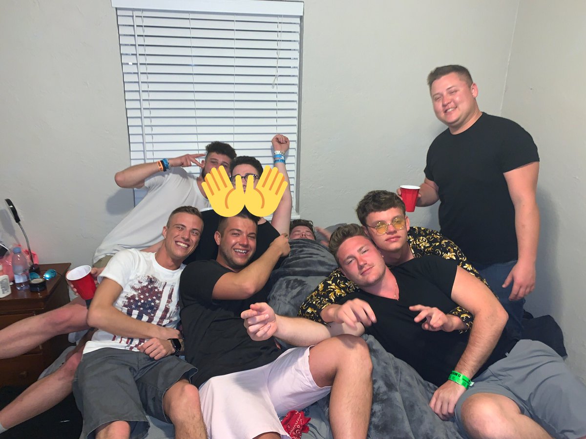 sturgess_nick's tweet photo. Ahhhh shit everyone it’s bigdaddyburks @bburks15 23rd birthday today 👀 everyone wish him a big happy birthday! https://t.co/B20vh9q2uQ