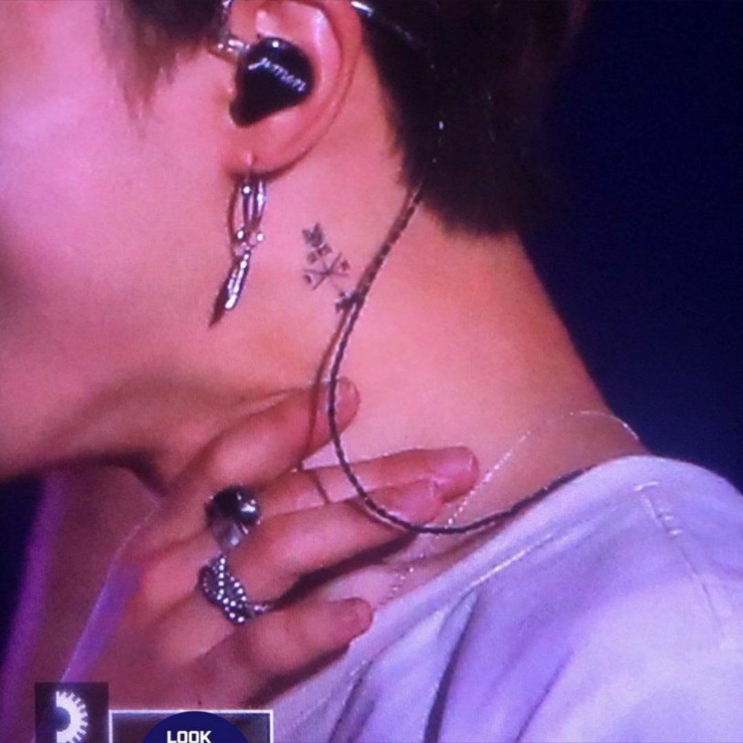 WAIT. PAUSE. I DIDN'T KNOW THAT JIMIN HAS A NECK TATTOO?!?!?!?