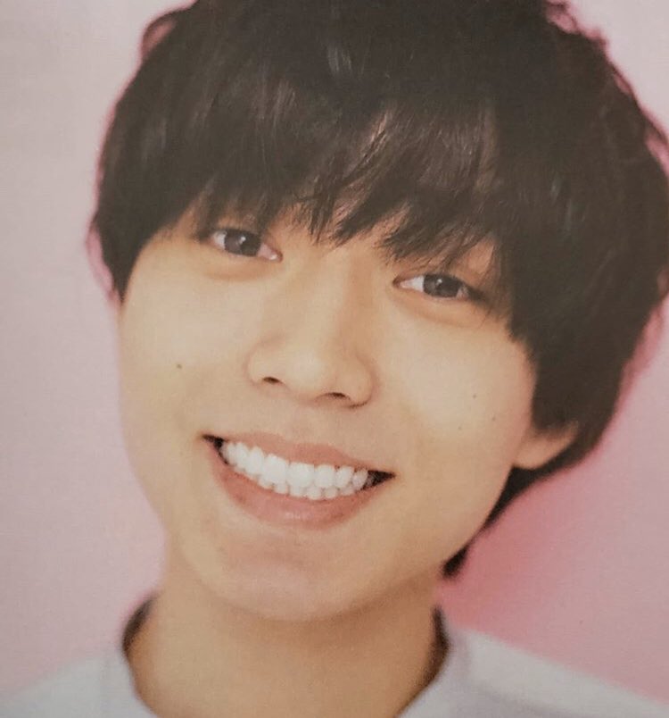 ちこ なになに 昨日寝落ちして今 ながせのつぶやき 読んだんだけど顔文字ついてる 可愛い 廉くんが絵文字使うだけで朝から幸せになる 今日も大好きだ ٩ ๑ ๑و ヤッター な永瀬廉 T Co Mjph4mourv Twitter