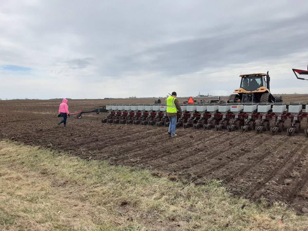 wattnemm's tweet image. 2020 corn plot in the ground N of Grove City. 4 new hybrids from 92-105 day plus the rest of the strong Pioneer lineup &amp;amp; 2 competitors. #cornrevolution #localtesting #pioneerproud