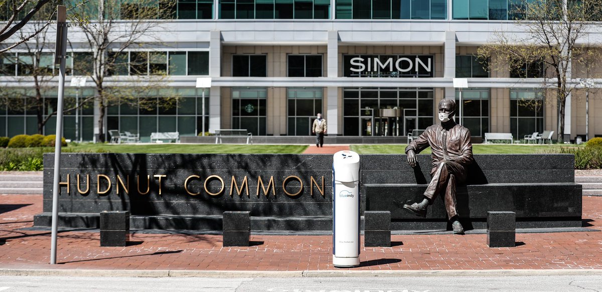 indystar's tweet photo. Scenes from the Pandemic: A bronze statue of former Indy Mayor Bill Hudnut wears a mask amid coronavirus pandemic: https://t.co/vP5UD7GmTM