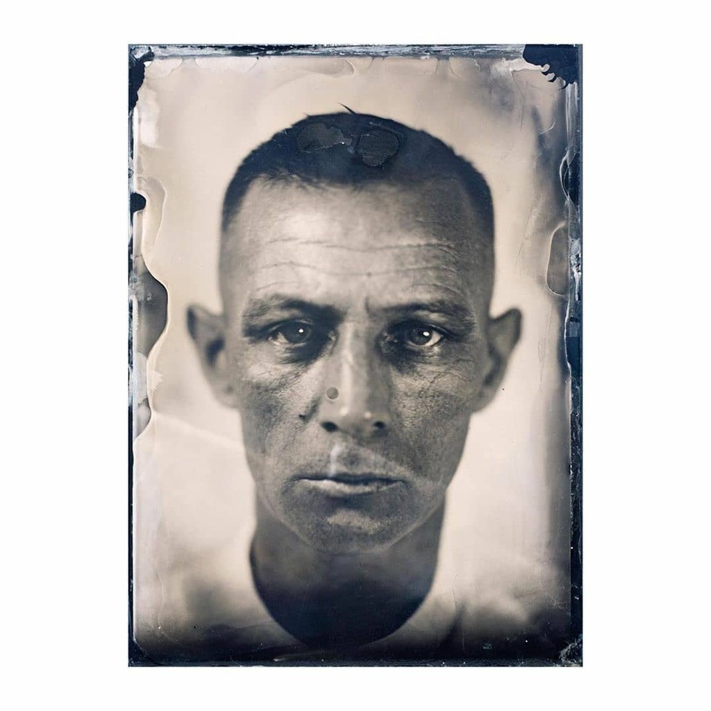 PodcastScenario's tweet photo. We're excited to be talking to @_caroleevans_(Photographic Artist and Co-Founder of @portrait_salon) this Friday at 5PM (BST)
We'll be talking about how to photograph history in the present day and Carole's amazing project The Bravest Little Street in England. .
.
.
#Scenar… https://t.co/prBXRQNtkq