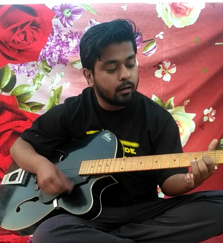 Nitish_nix's tweet photo. @LavaMobile My guitar playing
Chupana bhi nahi aata
DDUUDU
#RoutineInQuarantine #ProudlyIndian
@mysterioussu @Sanjiv_34 @yashgandhi66 @JayshreeMalhot6 @pinkyk1980 @ankitraj2606 @BhavikaRajaswan @chilled_Sup https://t.co/Xg1LwKsmtc