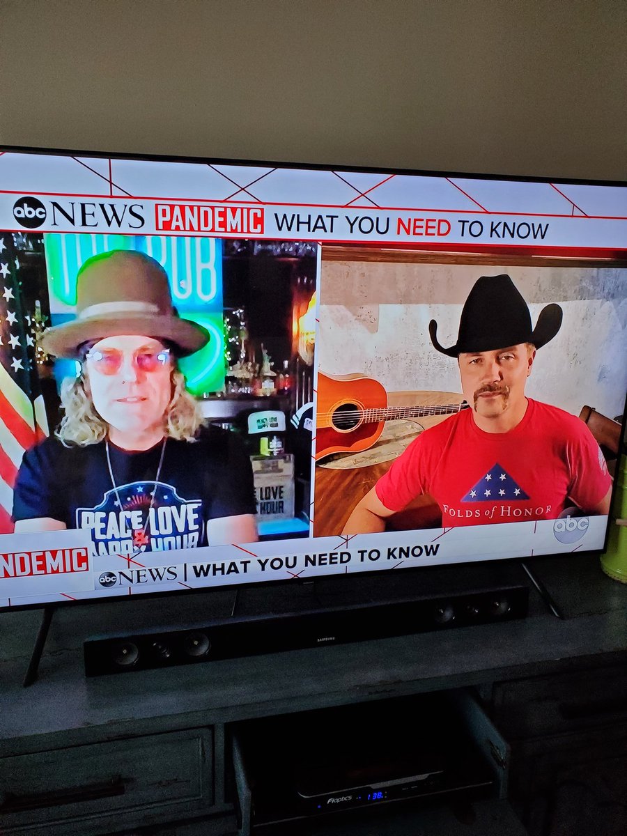 Big &amp; Rich singing songs to Stay Home! And reminding us that #freedomisntfree #foldsofhonor