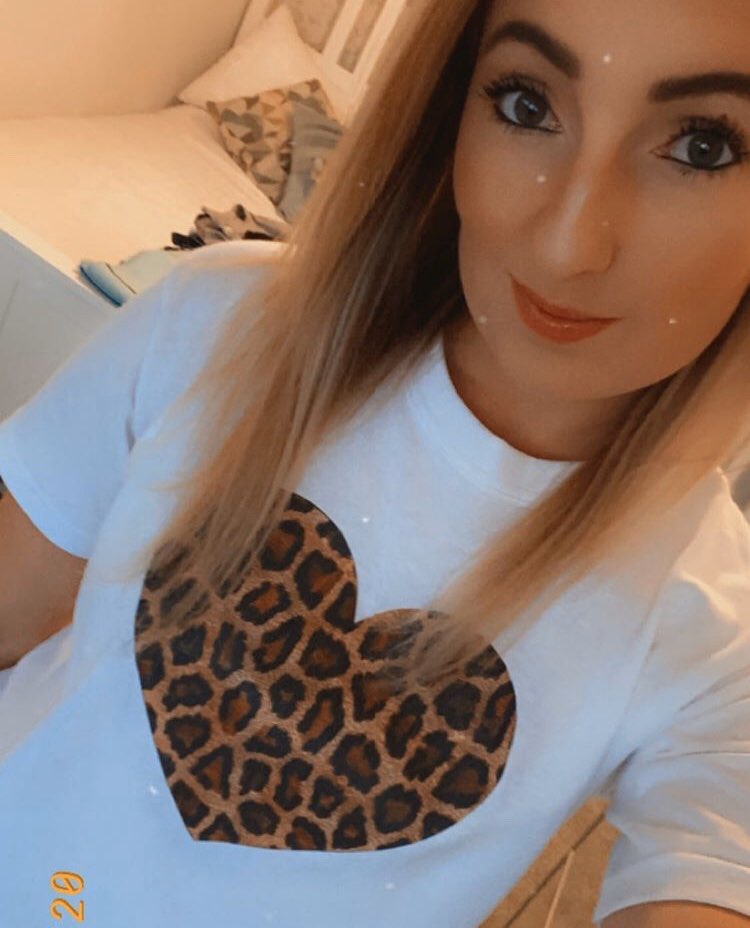 Fearlesscustom's tweet image. We love seeing customer pictures! Please tag us 💓

Wearing our leopard heart print tee