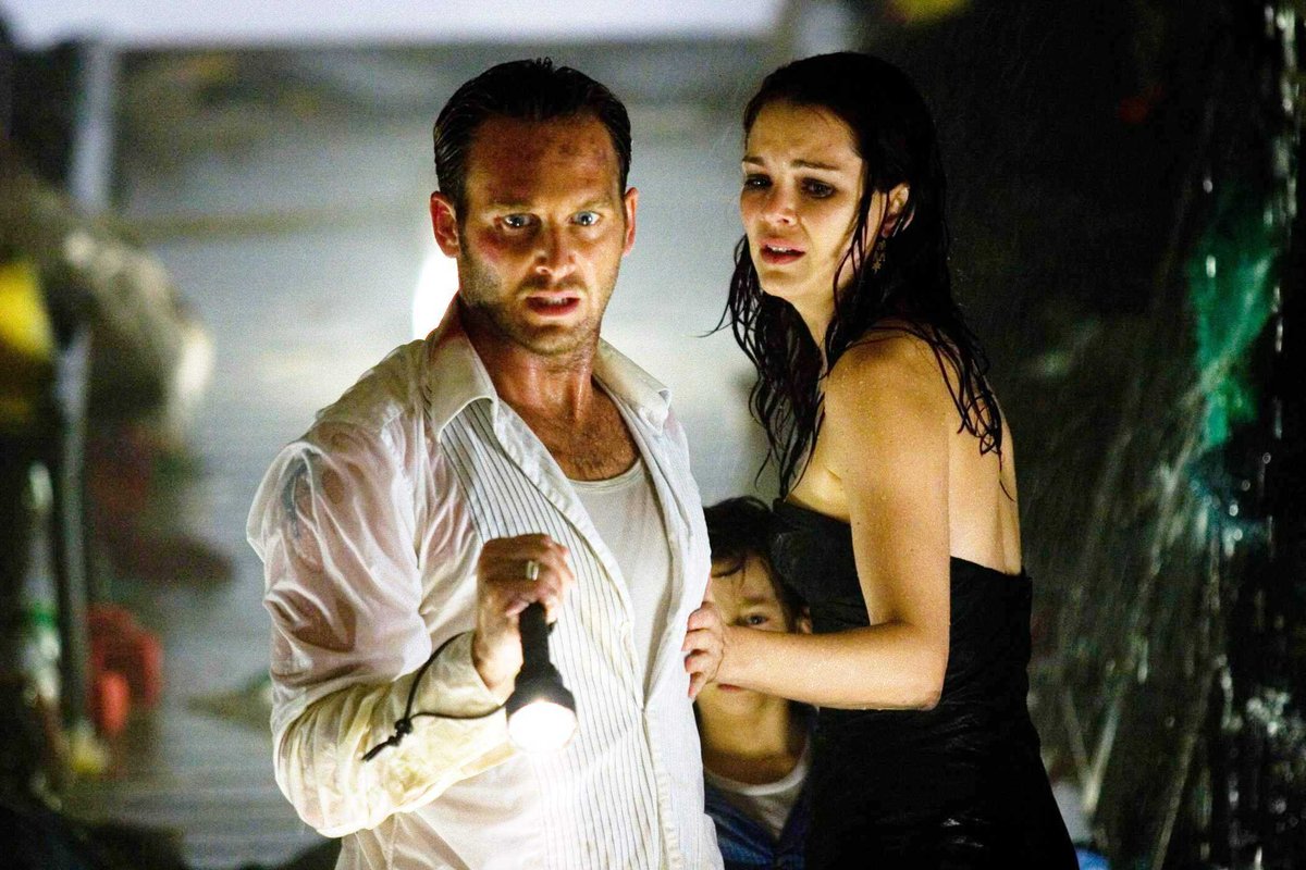  #Poseidon (2006) this movie wasn't really good and it lacked suspense and tense and i really hated the ending. The cast is fine but idk its just a really empty movie. And it was really stupid at times.