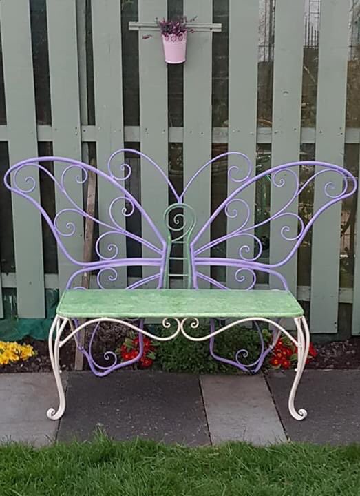 Ccmeadow1's tweet photo. Fantastic donation of our first bench, from Christine & Billy Smith β€ a little bit of work and we are ready to flyπ¦π¦
Look out over the weekend for this wee delight β€
#Heartofcardowan
#Communitylung
#peoplematter
#mentalhealth
#natureisournurture
#strathlife
#whataboutourlife https://t.co/WPg9RznLvz