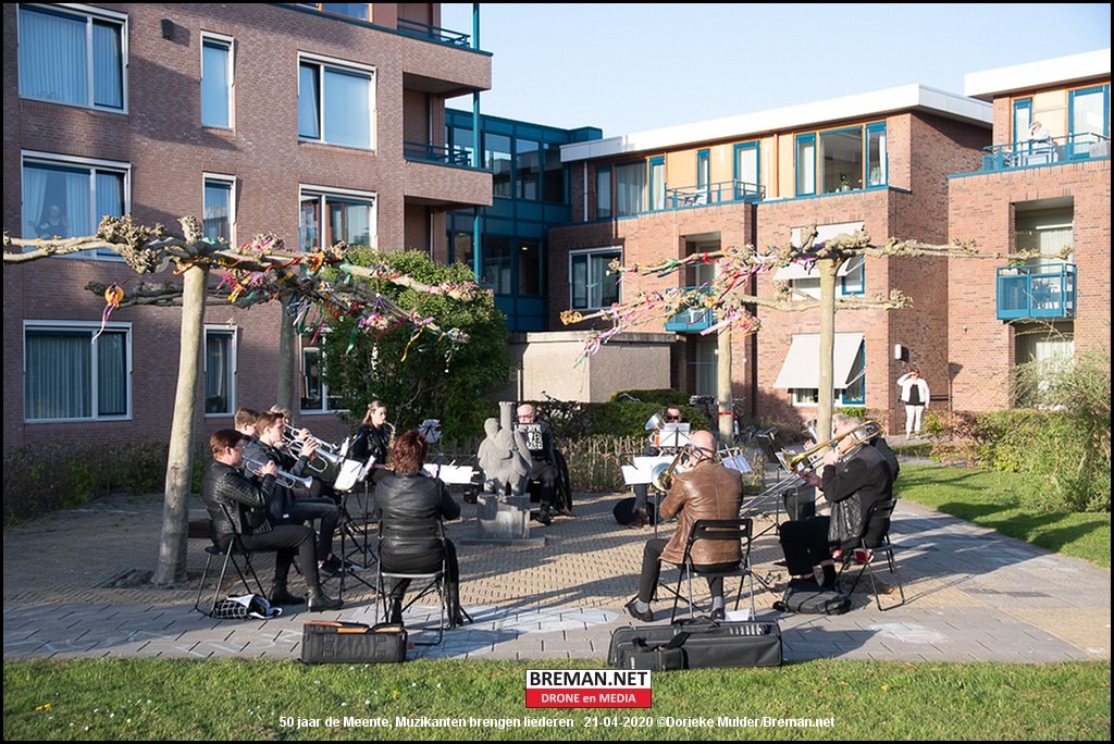 Foto’s online, video volgt zo. Bestuur van de Meente verrast inwoners met blaasmuzikanten breman.net/bestuur-van-de…