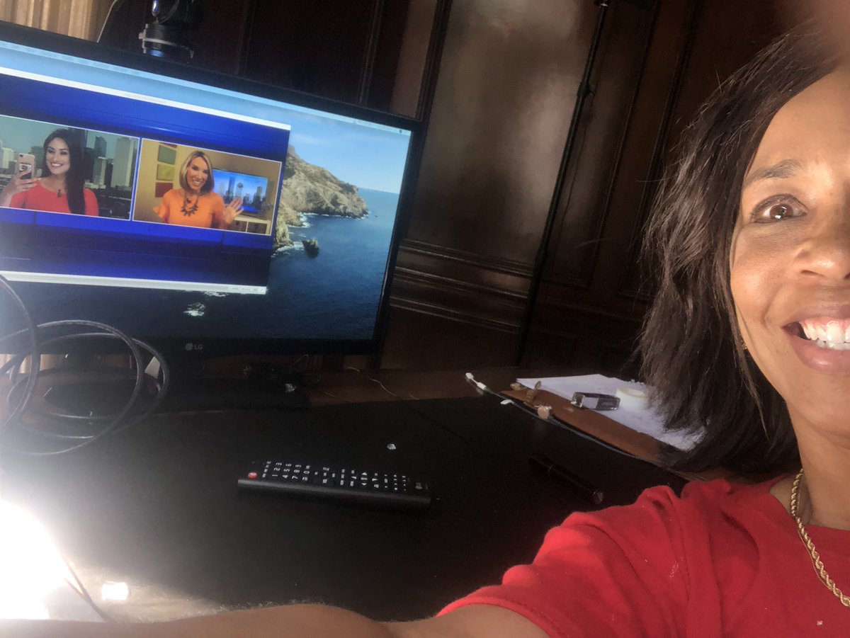 GinaGaston13's tweet photo. @MayraABC13 and @IlonaABC13 iβm taking glamour shots of them self in their matching orange dresses while I am at home in my T-shirt stealing a photograph with them before the newscast! #offworktoday #nomakeup #photobombingcoworkers @abc13houston https://t.co/rQFoTItcio