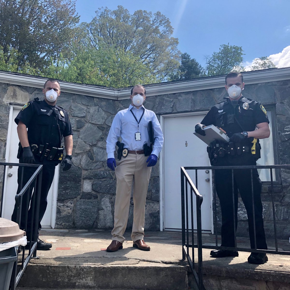 AshevillePolice's tweet photo. ✅ Investigative skills 
✅ Personal Protective Equipment (PPE)
✅ Continuing to offer excellent public safety service

#Asheville #police #communitysafety https://t.co/FfGjWdGoEX