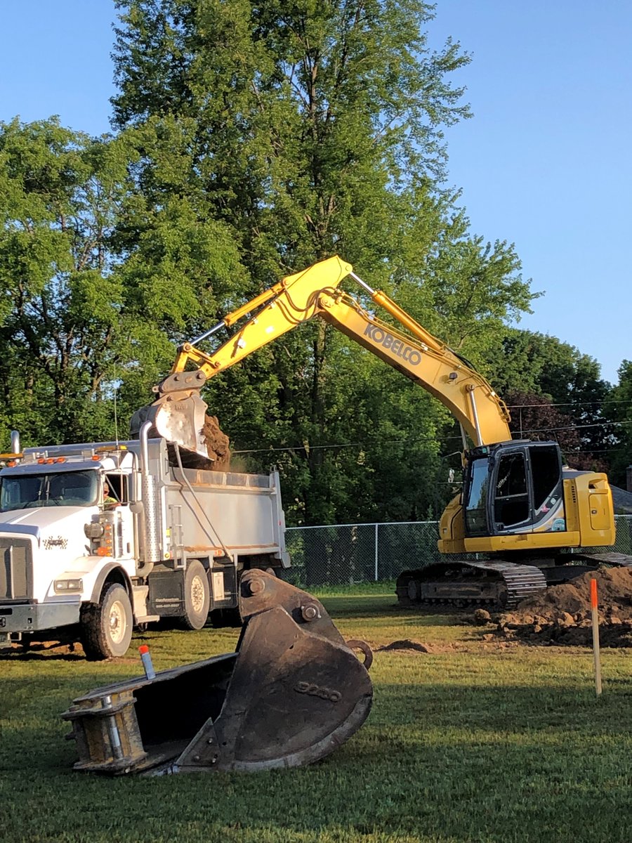 Thank you to all the volunteers who have helped build up our playground and gaga ball pit and sand pits - you have made our school playground ever more enjoyable for our students' recesses!