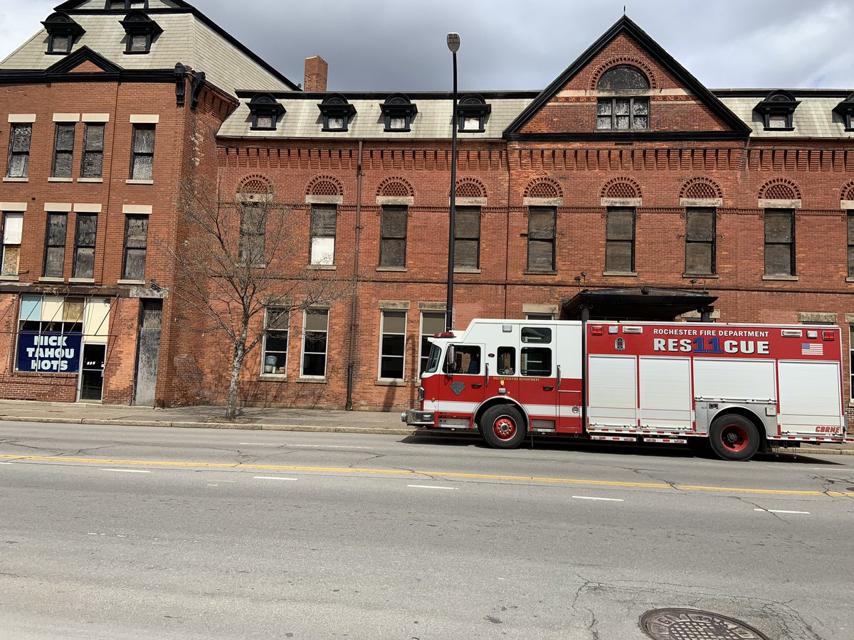 Nick_Tahou_Hots's tweet photo. The boys from @RFDPIO1 Rescue 11 stopped in today for lunch. They wanted to support local businesses but we wanted to thank them for their hard work and service. Hope you enjoyed lunch! Stay safe!! #ROC #Garbageplate https://t.co/cPkWXotAkX