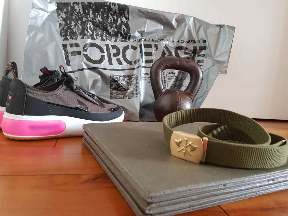 forceage2's tweet photo. Коротко о самоизоляции туриста... когда покупал спальный коврик и ремень для походов, а вынужден использовать в домашних тренировках

Коврик спальный б/у Германия - https://t.co/jakIaQU7op

Ремень брючный брезент (топоры) olive Дания - https://t.co/F2CS2kQjIl

#оставайсядома https://t.co/4u0aC18u09