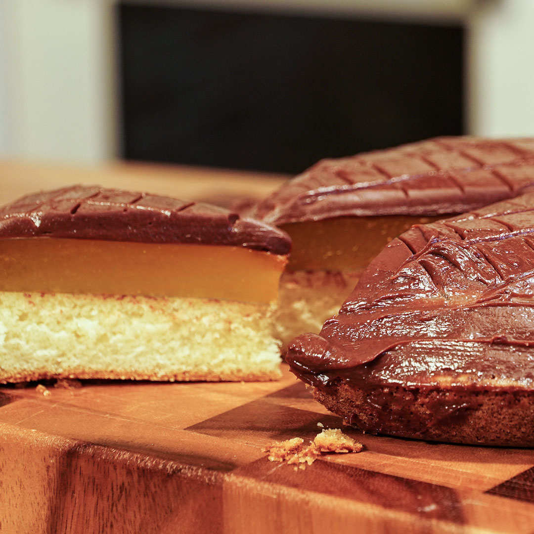 cranble's tweet photo. Huuuuuuuuge Jaffa cake 😍

Find the full recipe on our website: https://t.co/irjNWKu0Lf

Don't forget to use the hashtag #Ilovecranble for a chance to be featured!

#jaffa #huge #cake #food #foodie #ilovecranble https://t.co/DhU5xerPI1