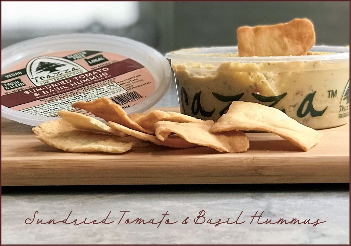 Sundried tomato basil hummus is a great dip for your pita chips! #healthyathome💚 #healthysnacking #veganfood