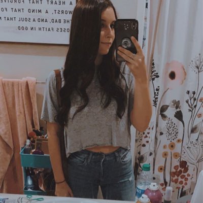 halie_rose's tweet photo. #NewProfilePic https://t.co/ZvnzkFEgME