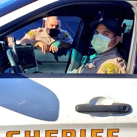 CarsonLASD's tweet photo. Stay in place🏠
Maintain your space📏
Cover your face😷
Have a great day #Carson!
#lasd #saferathome #covercarson https://t.co/7WZ8rX3OQa