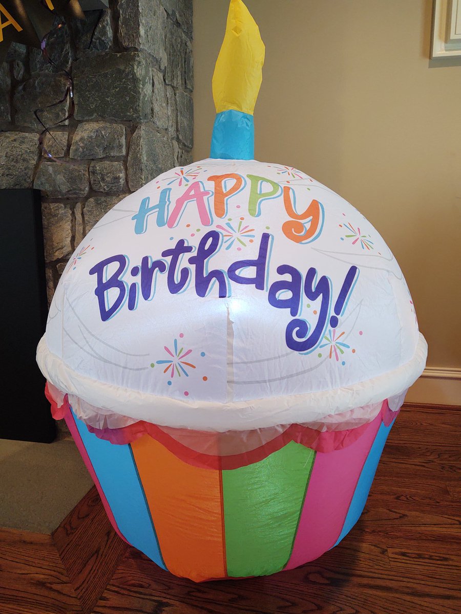 pjsouders's tweet photo. A big birthday deserves a big cake. Happy Birthday, @amy_souders ! #stayathome
#stayathomebirthday https://t.co/WVplS6Nu58