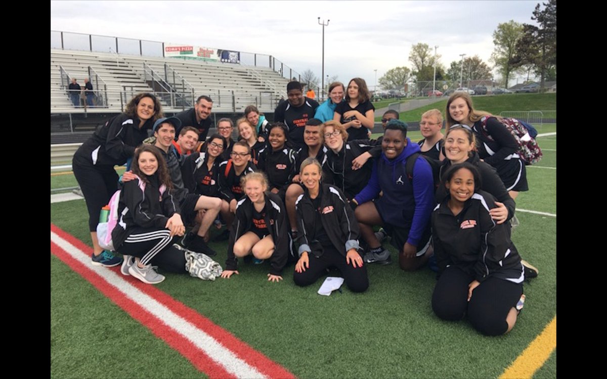 Mrs. Warfield tweet media