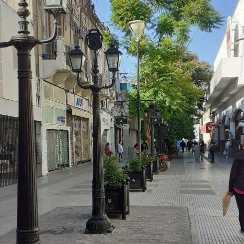 MuniSaltaok's tweet photo. 😉 Sigamos cuidando ENTRE TODOS la limpieza de nuestra ciudad 

💪 #GobiernoEnAcción 

 #CiudadSegura #SaltaCiudad #Salta #BuenMartes https://t.co/TDmRXU0rtb