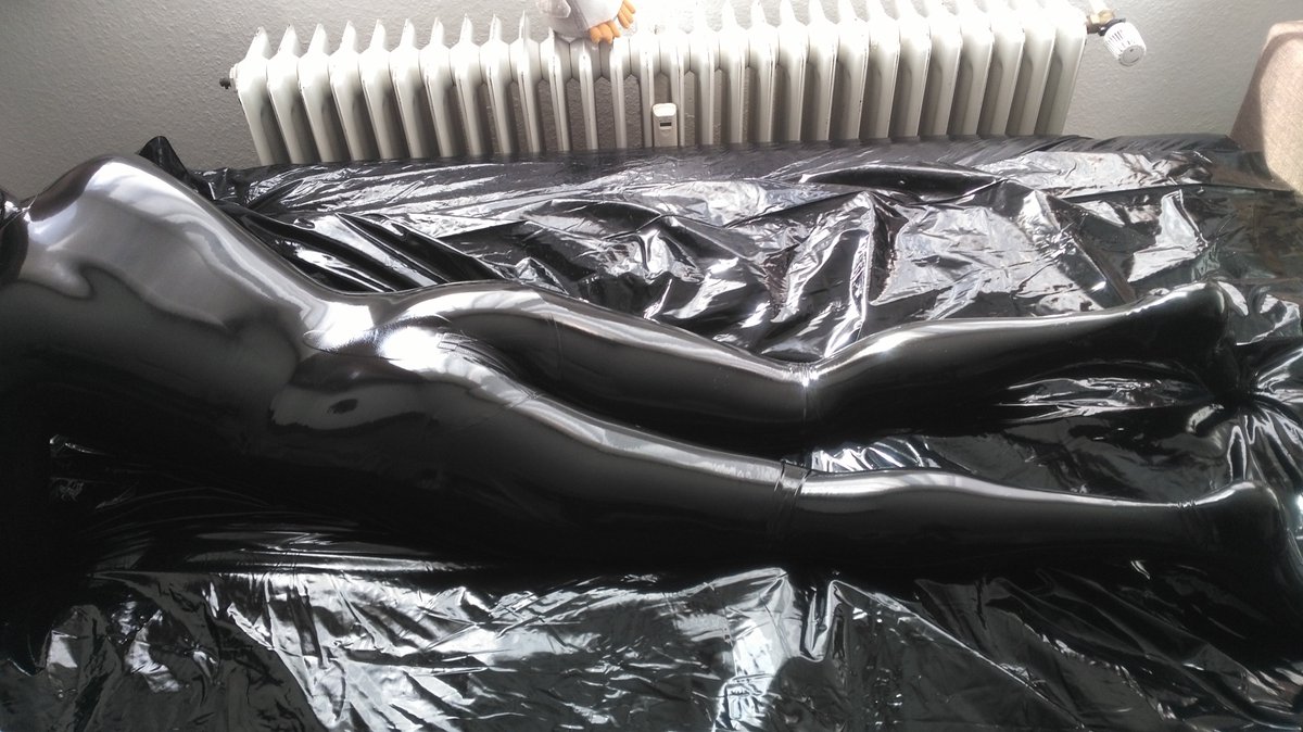 karen_trap's tweet photo. From now on I will try to post a bit more regularly with a mix of casual and kinky stuff. To sell you all on this I'll start with some kinky latex 😏 https://t.co/zJpgehHb7m