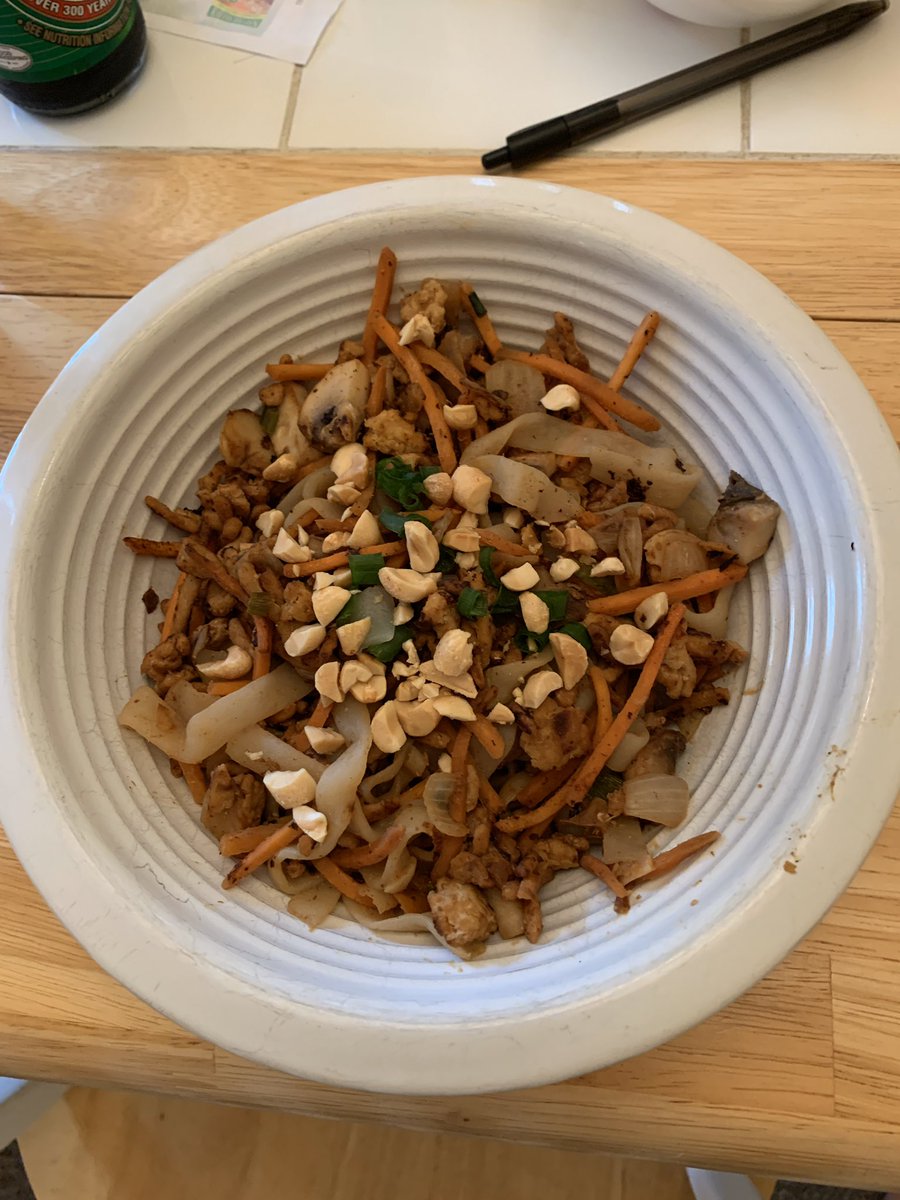 Turned last night’s leftover lettuce wrap filling into today’s lunch :) I added shiritaki pasta, mushrooms, onions, and carrots.