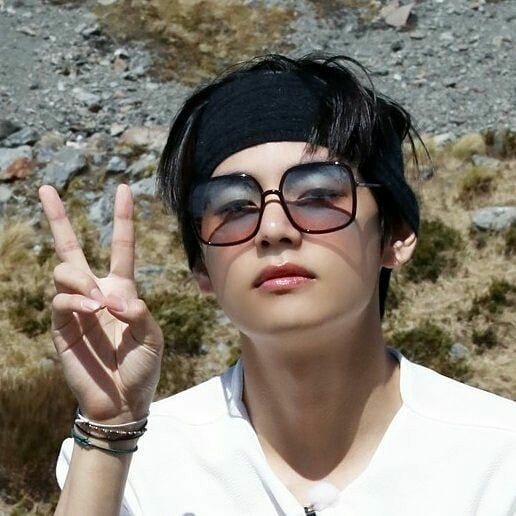 Taehyung with glasses; a needed thread