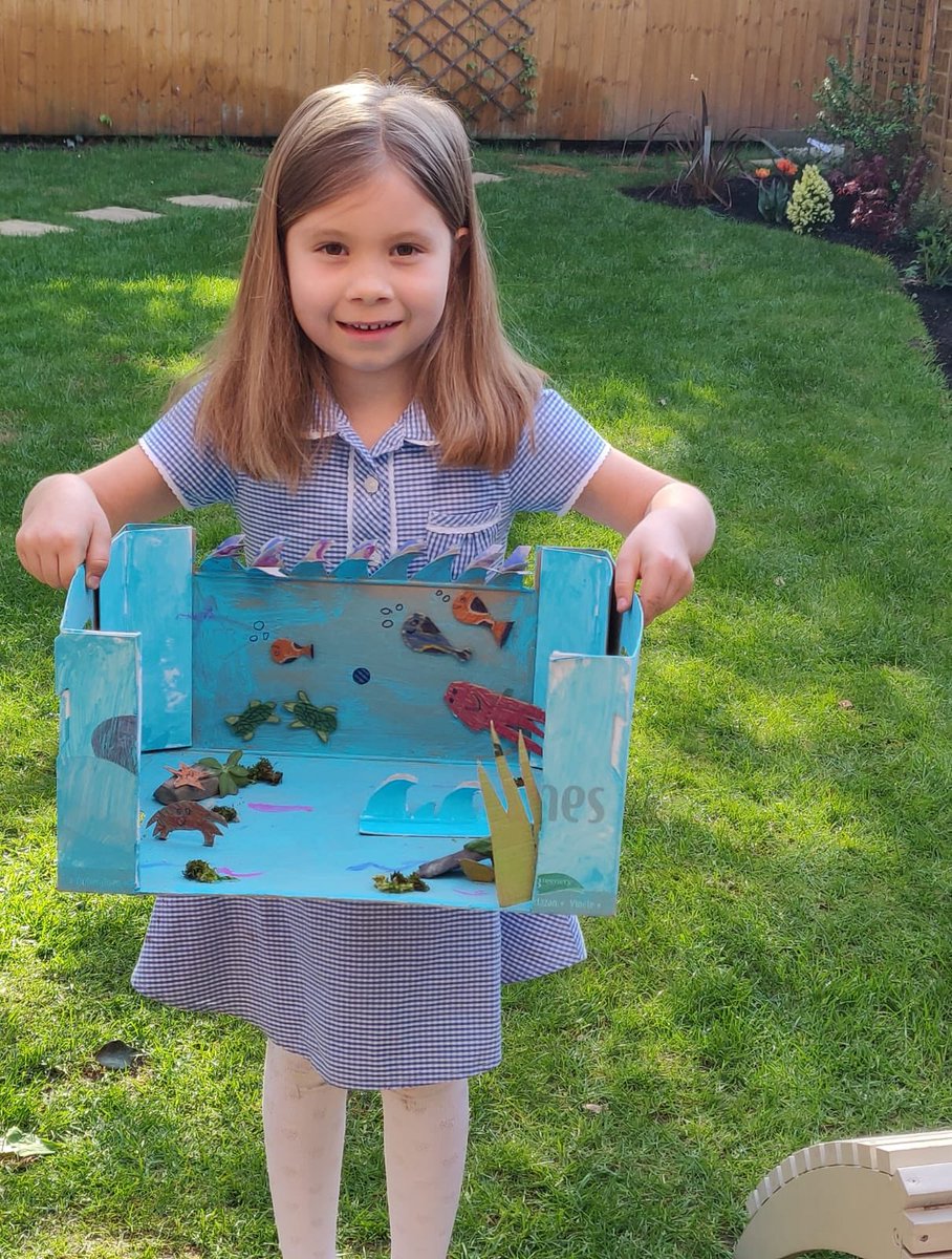 darrentracey's tweet photo. @SaightonPrimary today Olivia’s been forest schooling and creating her aquarium. https://t.co/VSUa7iVMMr