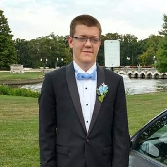 beyondyourRach's tweet photo. @Fox2Now #Classof2020STL Ben Lair Civic Memorial HS- Bethalto, IL https://t.co/6NmwQXt4hg