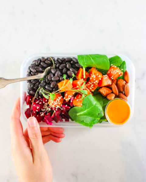 Chefcouk's tweet image. Mexican Chipotle + Black Bean Power Box by @pollenandgrace 

Eat your greens, and stay safe! How&apos;re you keeping up with your meals while working from home? #quarantinemood #healthyliving #londonchefs #ukchefs