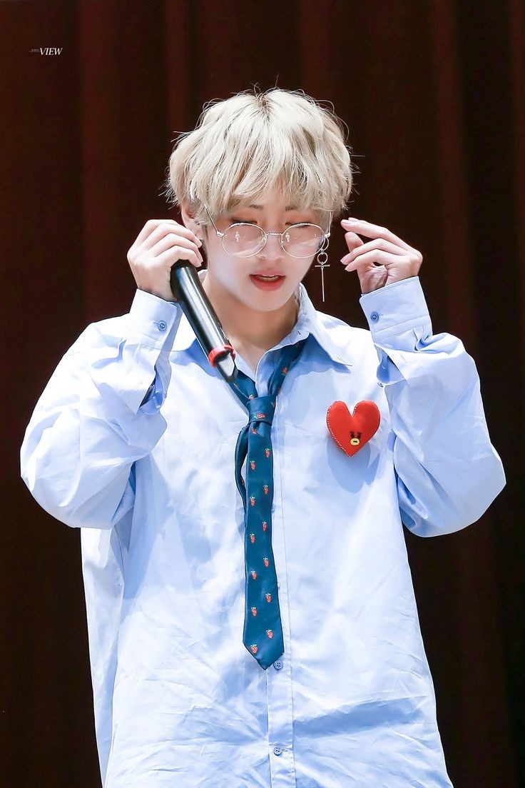 Taehyung with glasses; a needed thread