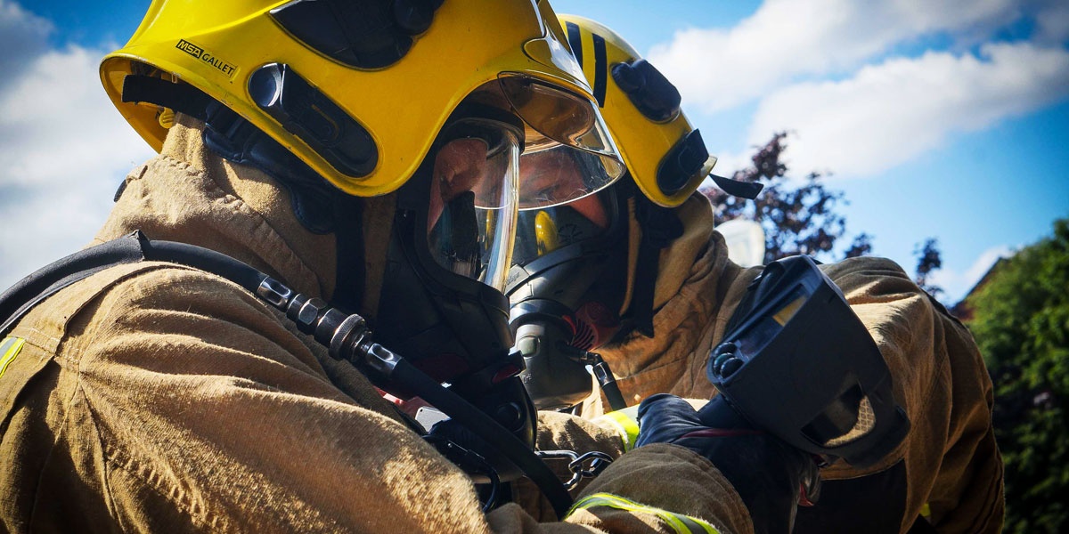 Crews are currently in attendance at a large grass fire at Cannock Chase. Please avoid the area. Residents are advised to keep windows and doors closed.