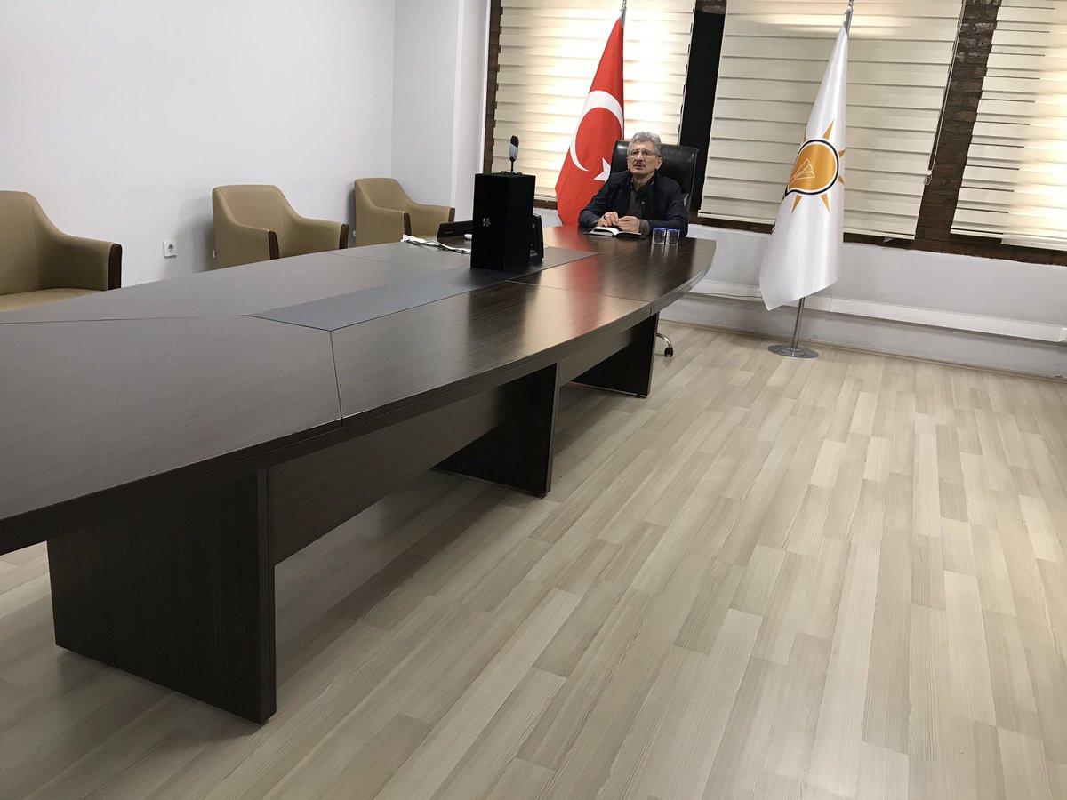 KayasSebahatdin's tweet photo. Haftalık Yönetim Kurulu Toplantımızı Koronavirüs tedbirlerimiz kapsamında video konferans yoluyla gerçekleştirdik.

Bu ülke bizim ortak hayat alanımız, sevdamız, geçmişimiz ve geleceğimizdir. İnanç ve kararlılıkla daha aydınlık ve daha güzel yarınlar için şimdilik #EvdeKal https://t.co/NFjKVqQgmE